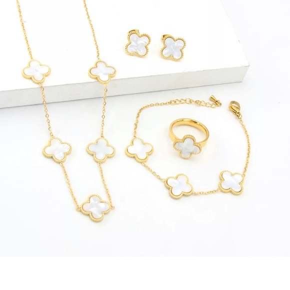 Fancy gold 4pcs jewelry set four leaf clover shell set - Picture 8 of 16